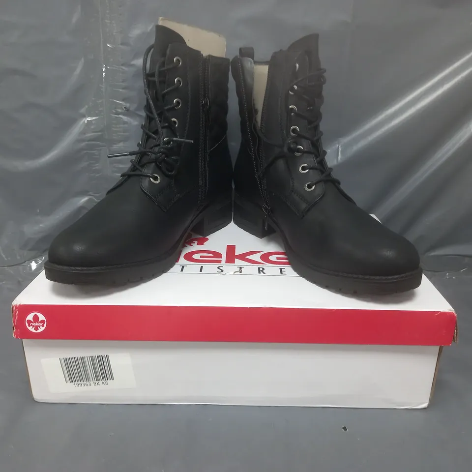 BOXED PAIR OF RIEKER PANEL BOOTS IN BLACK SIZE 6