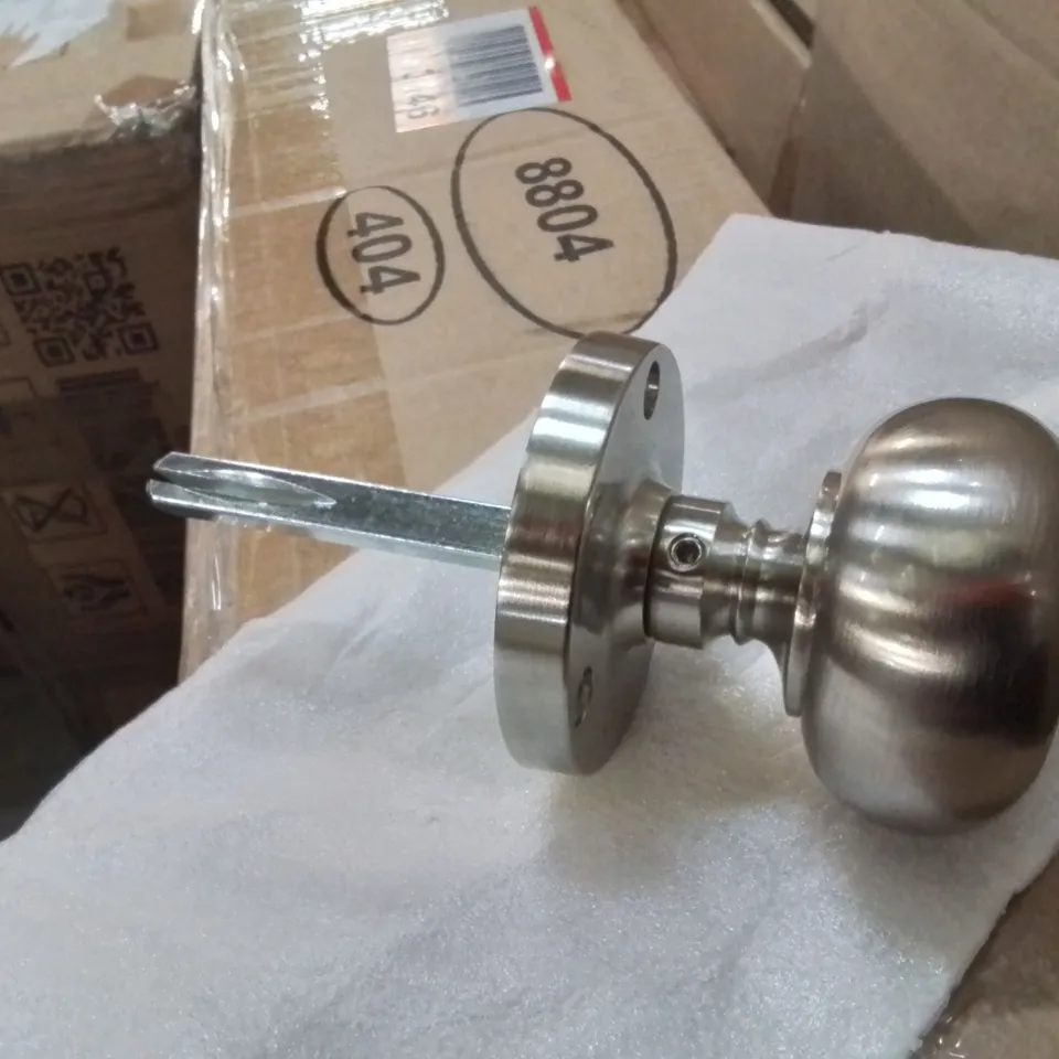 BOXED SET OF 2 PIMENTEL PASSAGE KNOBSET