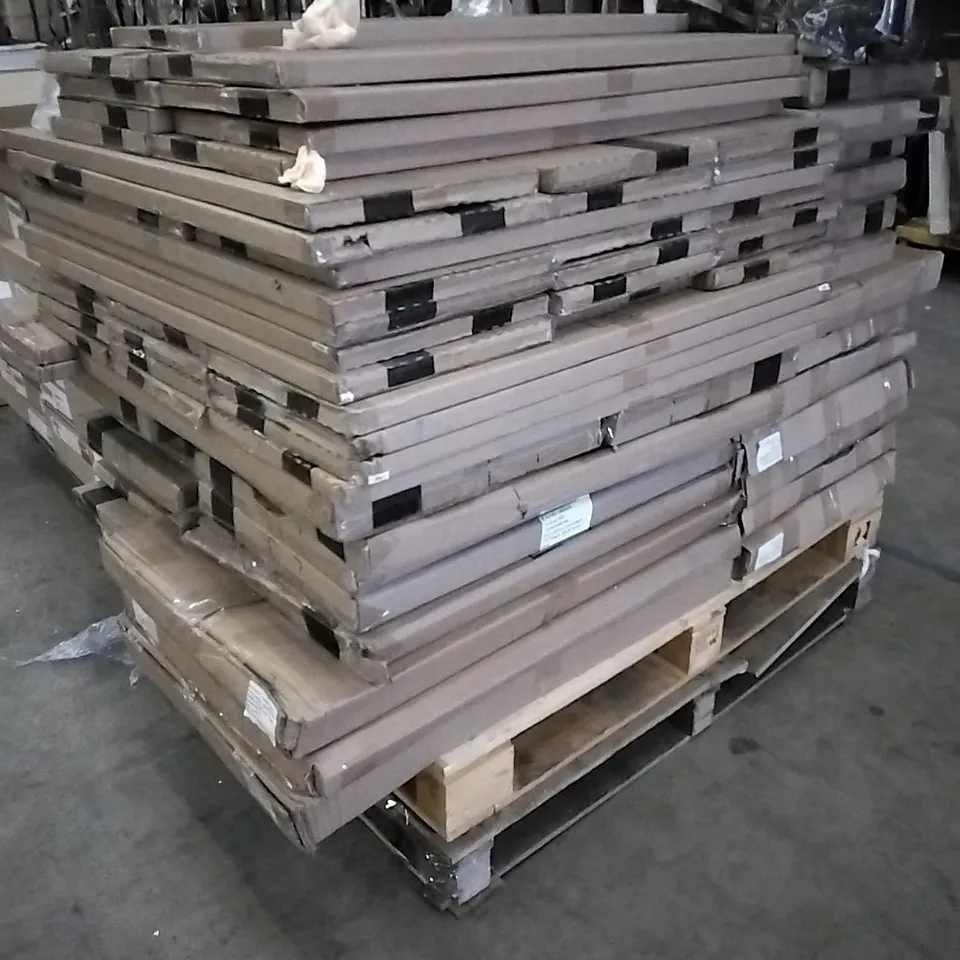 PALLET OF ASSORTED MIRROR CABINET DOORS 