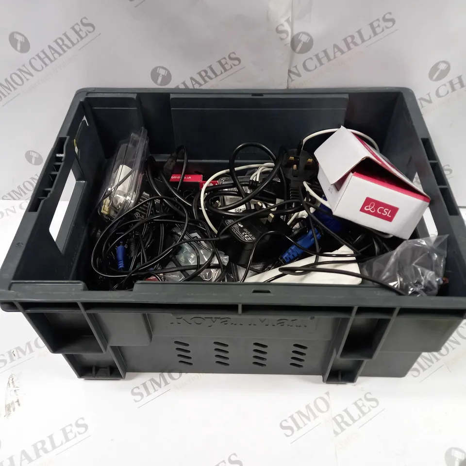 BOX TO CONTAIN APPROX. 14 X ASSORTED TECH PRODUCTS AND ACCESSORIES. INCLUDES REMOTES, CHARGING CABLES, SPEAKER ETC