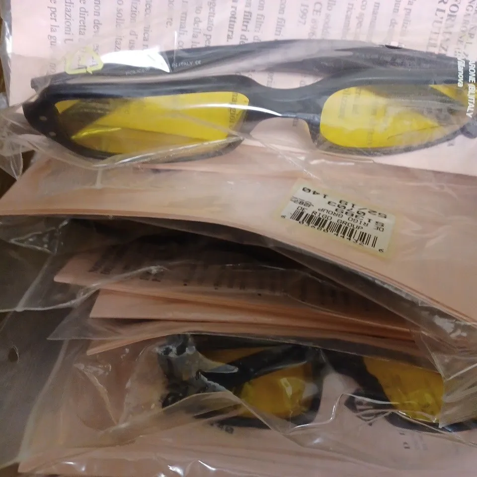 APPROXIMATELY 10 POLICE 1389 0703 SUNGLASSES