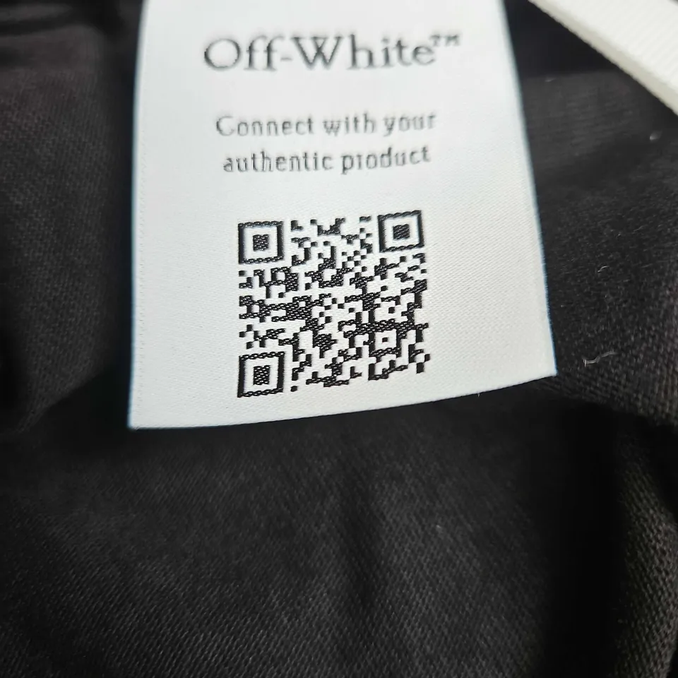 OFF-WHITE GRAPHIC TEE - SIZE SMALL