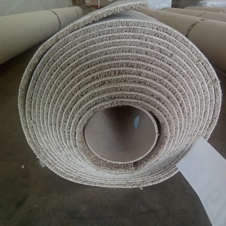 ROLL OF QUALITY WYRE FOREST CLAY ROOM SIZED CARPET 8.80 X 4M