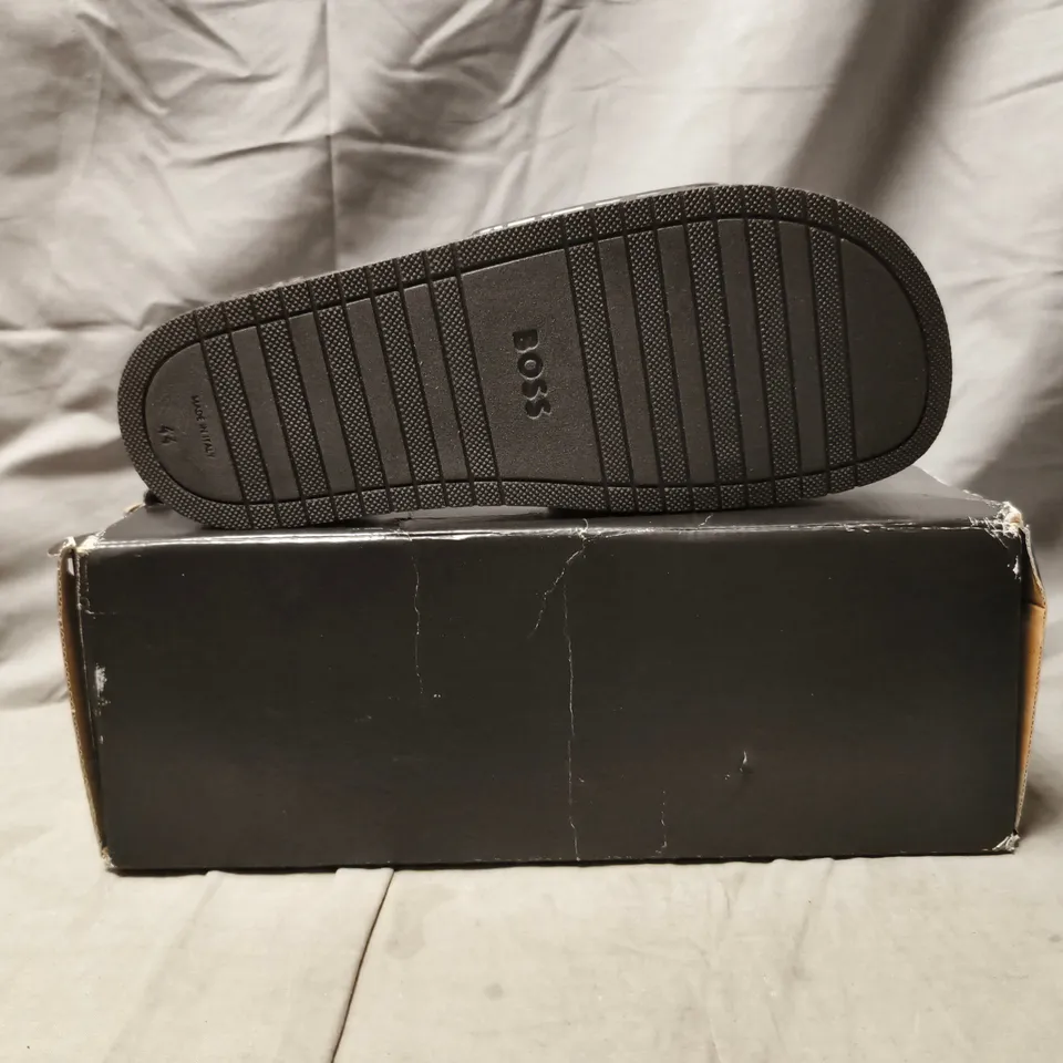 BOXED PAIR OF BOSS SLIDERS IN BLACK SIZE EU 44