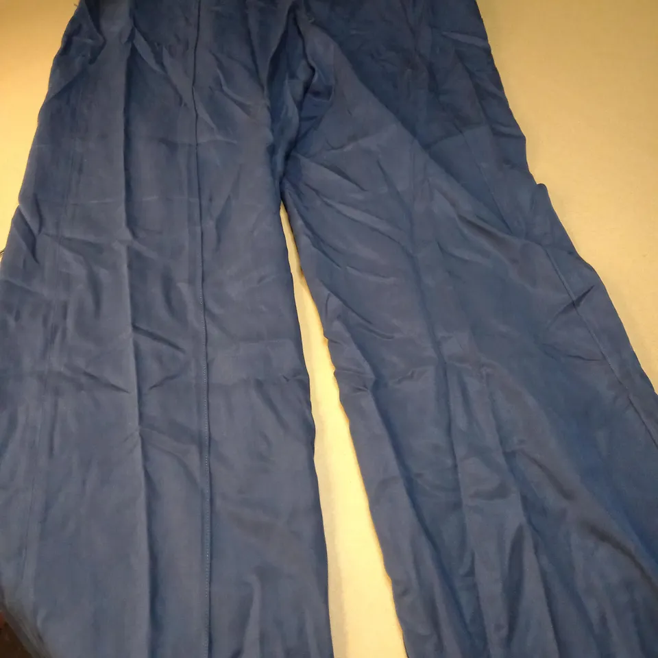 COS NAVY LIGHT WEIGHT TROUSERS - SIZE 18
