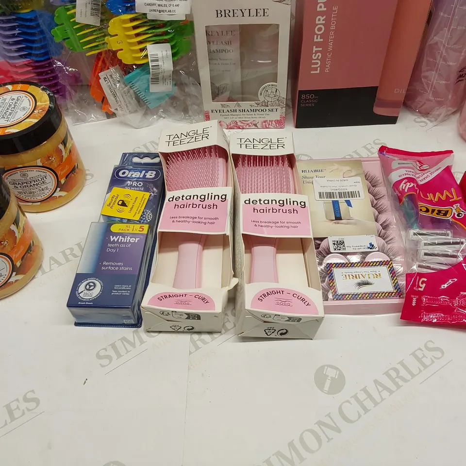 APPROXIMATELY 15 ASSORTED BRAND NEW WOMEN'S HEALTH CARE AND BEAUTY PRODUCTS INCLUDING;
