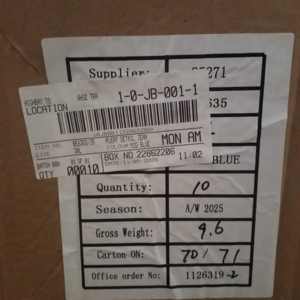 BOX CONTAINING APPROXIMATELY 11 BRAND NEW SIMPLY BE MID BLUE PLEAT DETAIL WIDE LEG JEANS - SIZE 30L