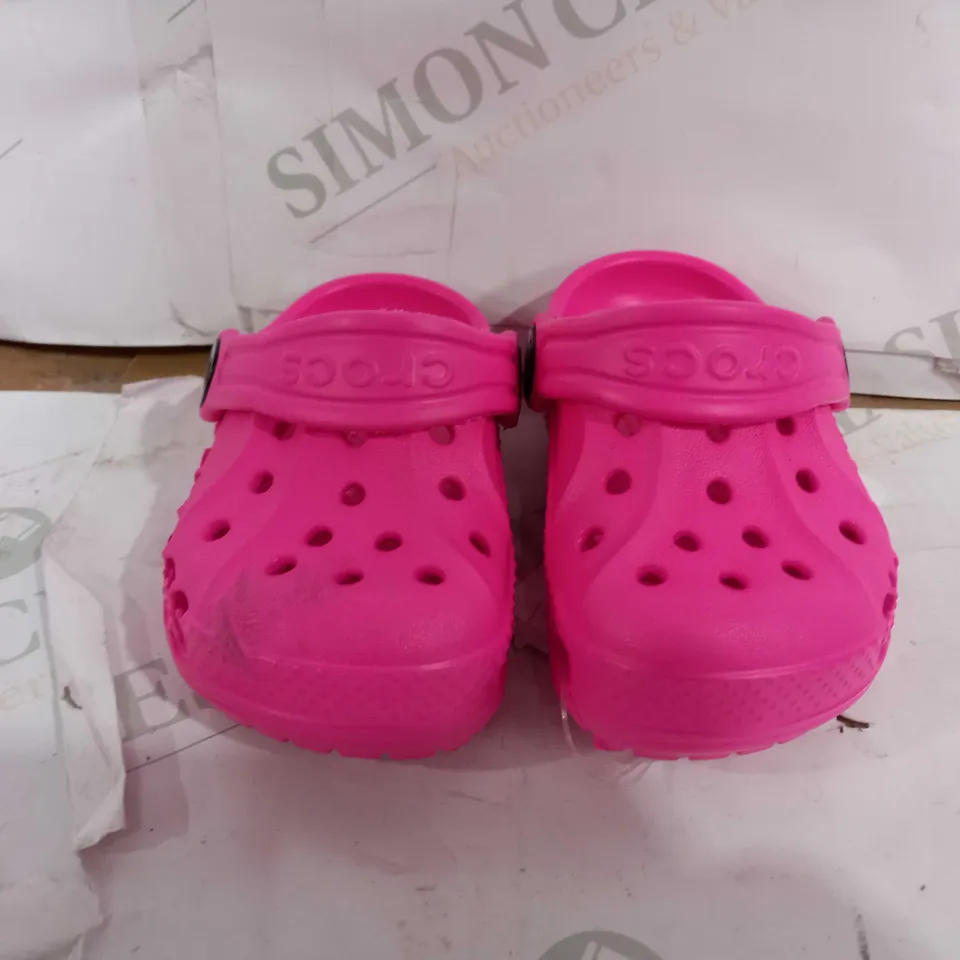 PAIR OF CROCS BABY CLOGS IN PINK - UK C4