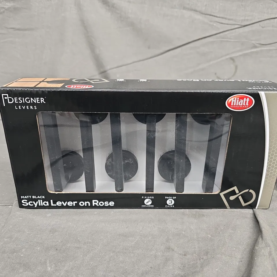 BOXED SCYLLA LEVER ON ROSE – MATT BLACK DOOR LEVER SET (DESIGNER LEVERS)