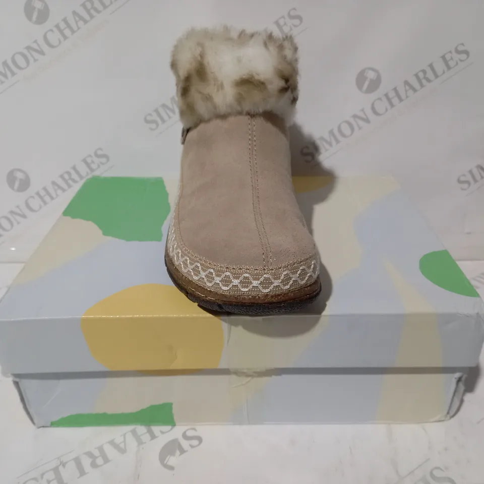 BOXED PAIR OF EARTH ORIGINS EMMALYN BEIGE BOOTIES - SIZE 5