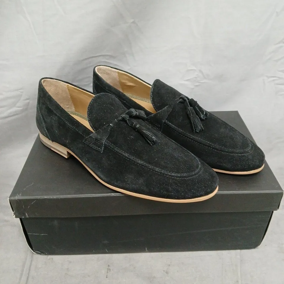 BOXED PAIR OF TOPMAN COLBURN TASSEL SHOES IN BLACK - 9