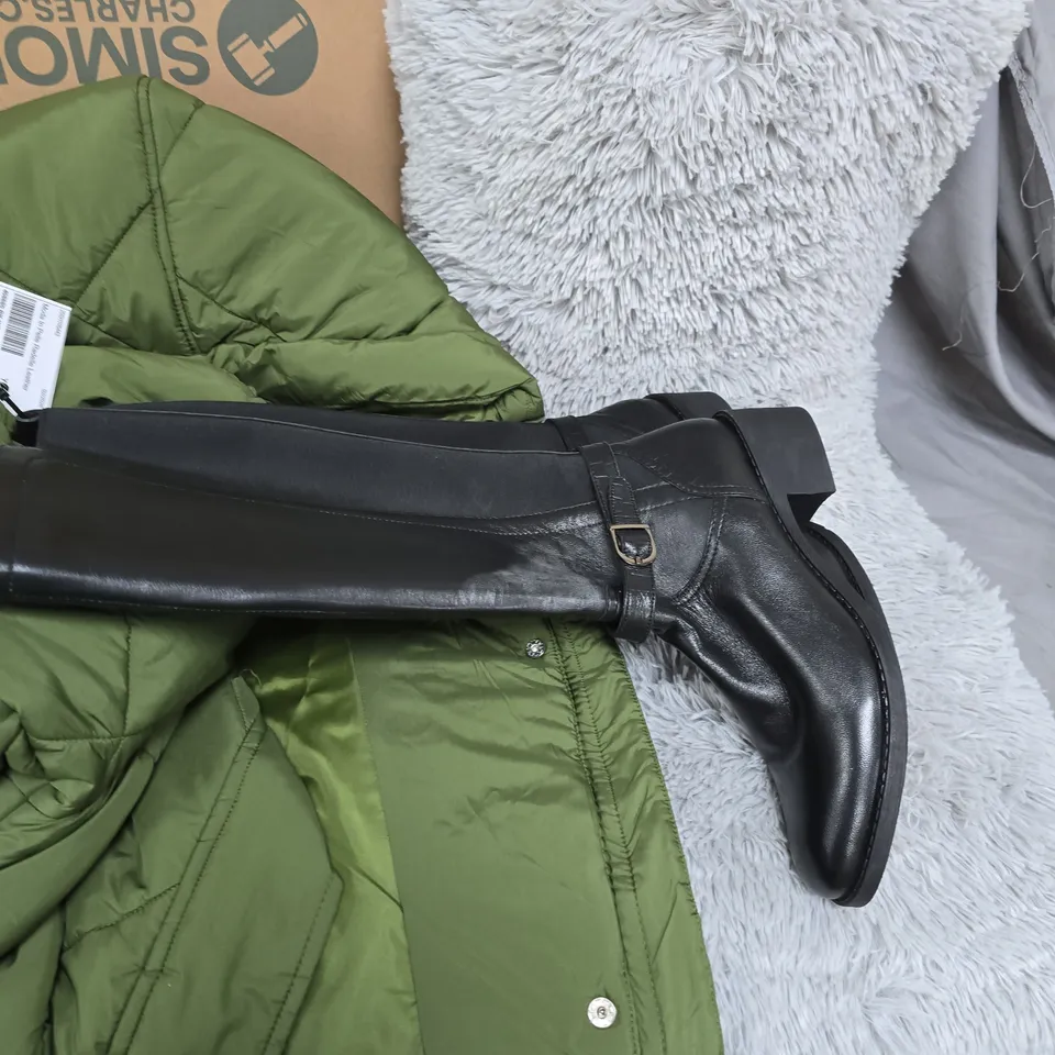 APPROXIMATELY 10 ASSORTED ITEMS TO INCLUDE CENTIGRADE COAT, DRAUGHT EXCLUDER, MODA IN PELLE BOOTS, ETC