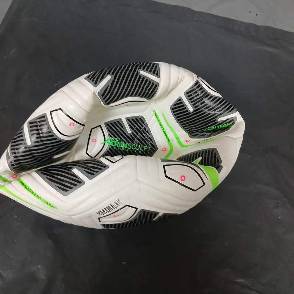 NIKE AEROWSCULPT FOOTBALL – WHITE/BLACK WITH NEON GREEN SIZE 5