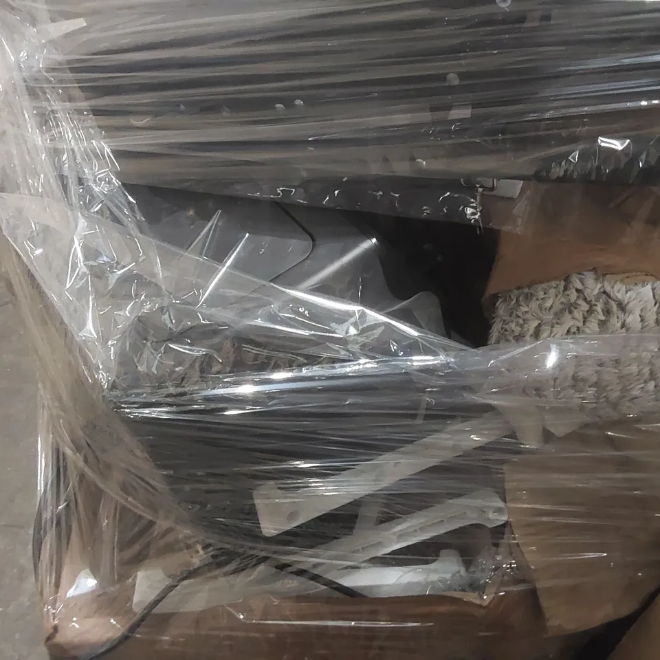 PALLET CONTAINING A LARGE QUANTITY OF ASSORTED ITEMS INCLUDING: AIRFRYER, SUN LOUNGER, WALL PAPER ECT