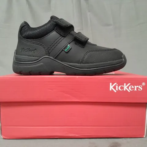 BOXED PAIR OF KICKERS KID'S STOMPER MID LEATHER SHOES IN BLACK EU SIZE 28