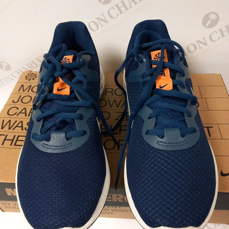 BOXED NIKE REVOLUTION 6 NN SIZE 5.5