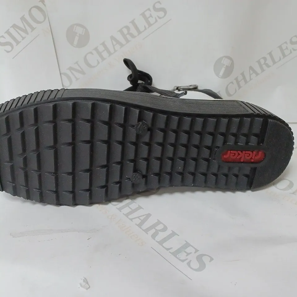 REIKER HI-TOP CUFFED TRAINER WHITE SIZE 5