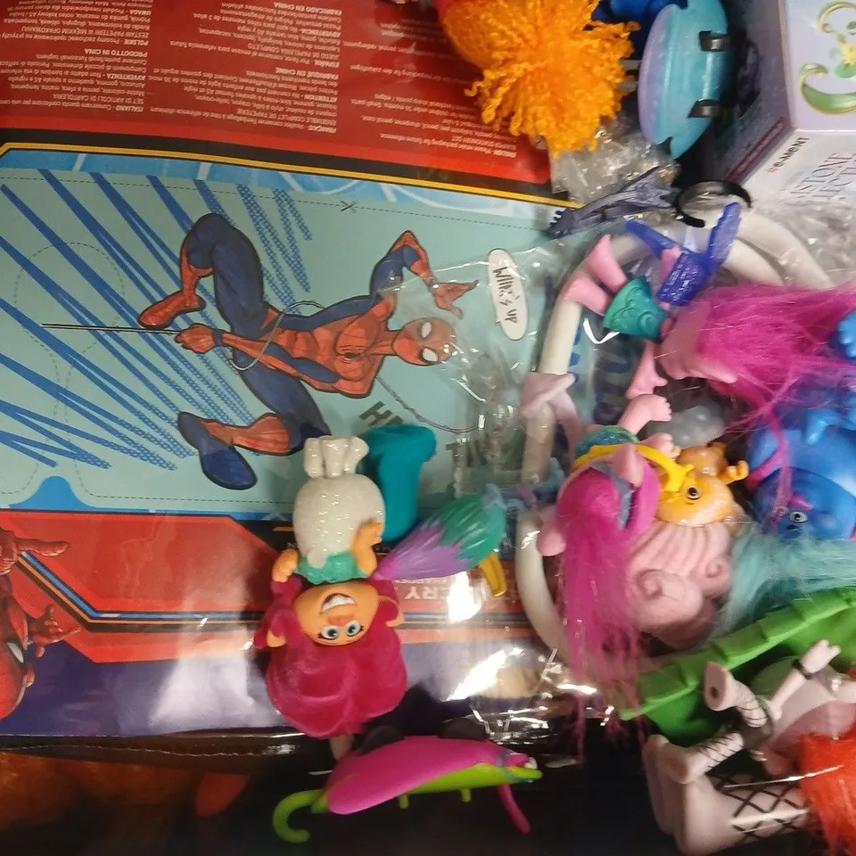 APPROXIMATELY 12 ASSORTED TOYS AND GAMES TO INCLUDE MYSTERY DUMPLING, GBOX CONTROLLER, ETC