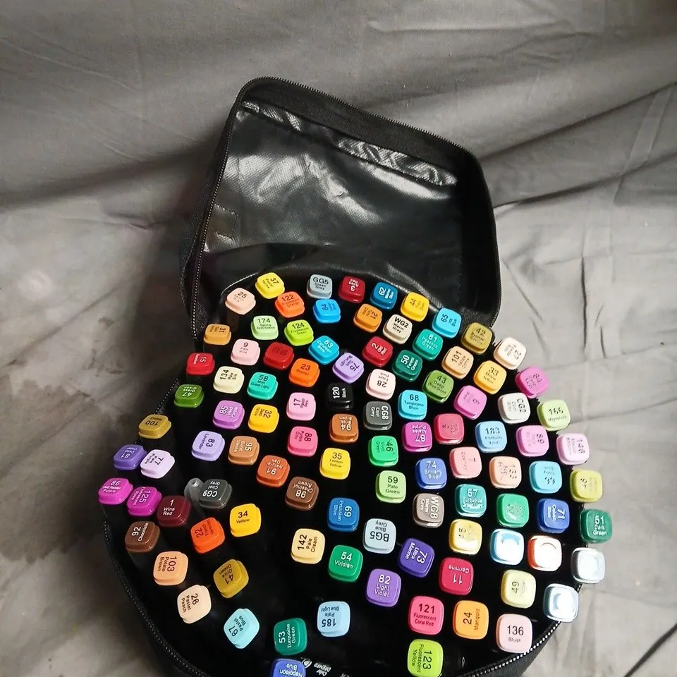 TOUCH COLOURED PENS IN A CARRY BAG - APPROXIMATELY 100 PENS