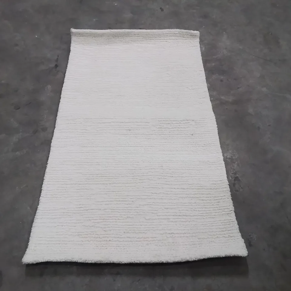 QUALITY DESIGNER AREA RUG - APPROXIMATELY 150X90CM