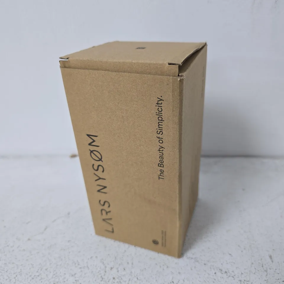 LARS NYSØM TRAVEL MUG – BURGUNDY