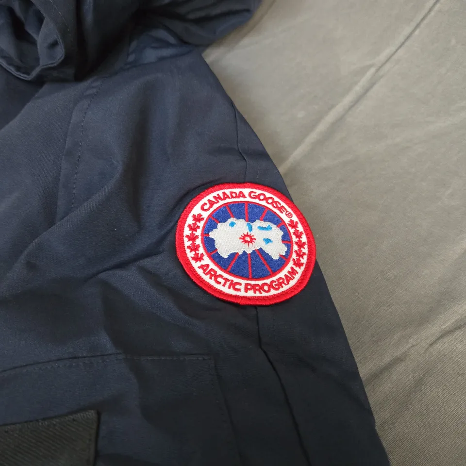 CANADA GOOSE FULL ZIP JACKET SIZE L