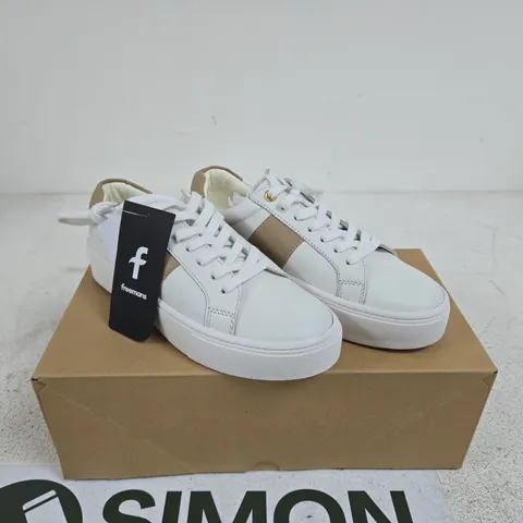 FREEMANS WHITE WITH SIDE PANEL TRAINERS UK 3 BOXED