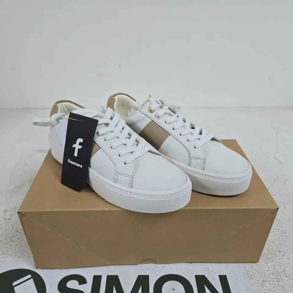 FREEMANS WHITE WITH SIDE PANEL TRAINERS UK 3 BOXED