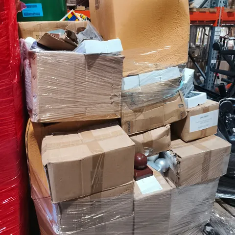 PALLET OF ASSORTED ITEMS INCLUDING COMPOSITE DECKING STARTER CLIPS , ARTIFICIAL GRASS CLEANER , PLASTIC FENCE POST TOPPERS AND WOODEN CAT ORNAMENTS