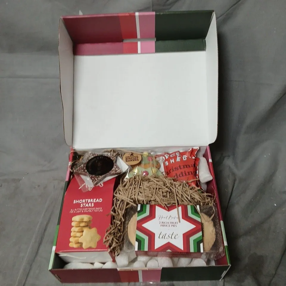 JOY CHRISTMAS GIFT BOX – SHORTBREAD STARS & TREATS