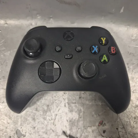 XBOX WIRELESS CONTROLLER IN BLACK