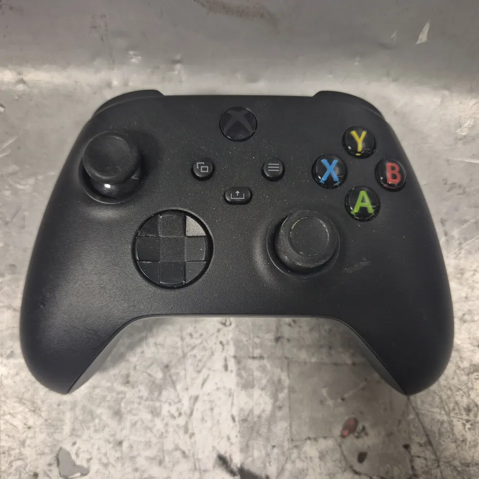 XBOX WIRELESS CONTROLLER IN BLACK