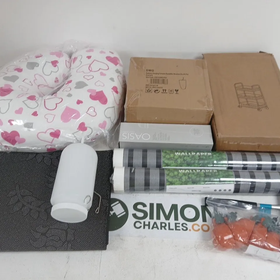 LARGE QUANTITY OF ASSORTED HOUSEHOLD ITEMS TO INCLUDE HANGING CERAMIC AIR POTS, HEART THEMED U SHAPED CUSHION AND WALLPAPER