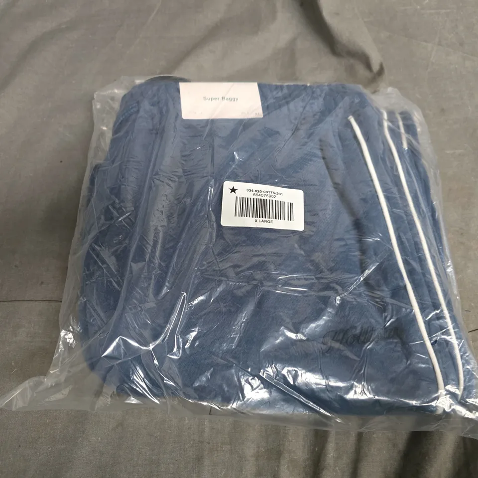 BAGGED HOLLISTER SUPER BAGGY JOGGERS IN NAVY - XL