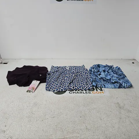 BOX OF APPROXIMATELY 25 ASSORTED CLOTHING ITEMS TO INCLUDE KIM AND CO PURPLE SKIRT ETC
