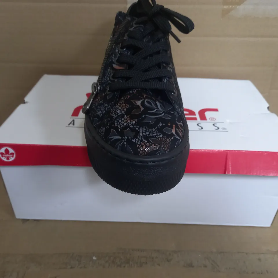 BOXED RIEKER TRAINERS IN BLACK SIZE 7.5