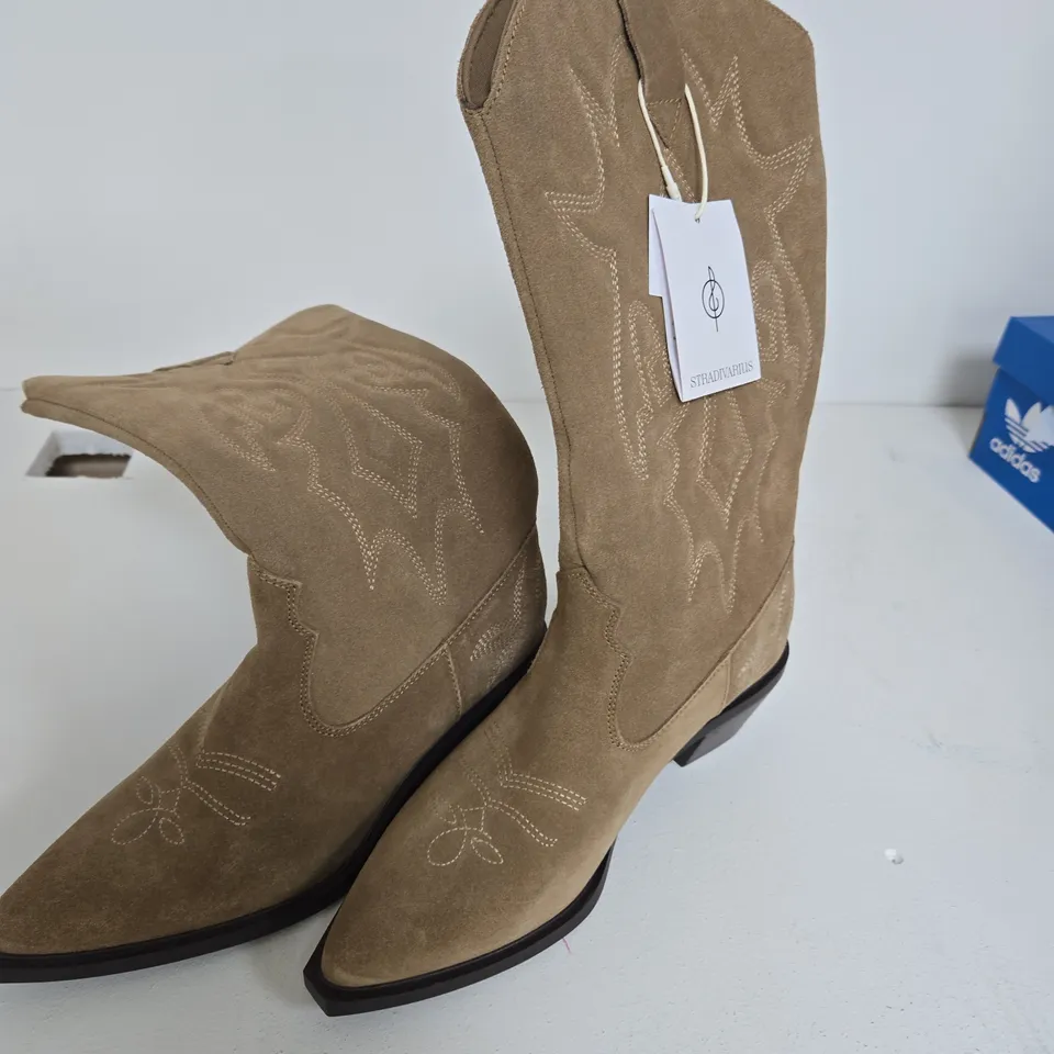 STRADIVARIUS SIZE 38