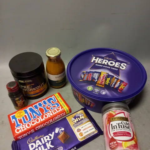 APPROXIMATELY 10 ASSORTED FOOD/DRINK PRODUCTS TO INCLUDE CADBURY HEROES, PRE-WORKOUT, GRIND COFFEE DRINKS ETC - COLLECTION ONLY