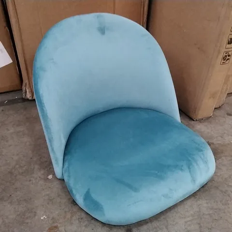 BOXED PAIR OF CRUSHED VELVET SOFT CURVED BACK DINING CHAIRS IN DARK BLUE