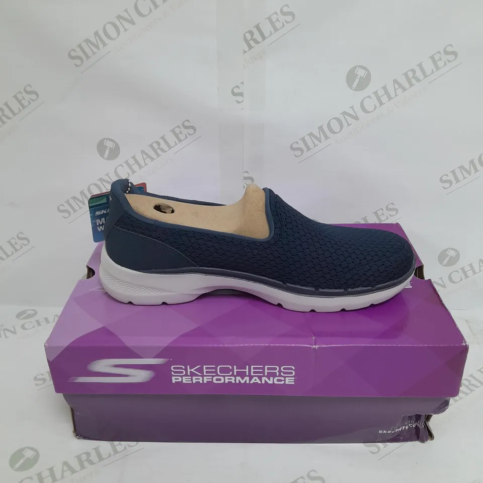 PAIR OF SKECHERS GO WALK 6 SEA COAST SLIP-ON TRAINERS NAVY UK SIZE 6