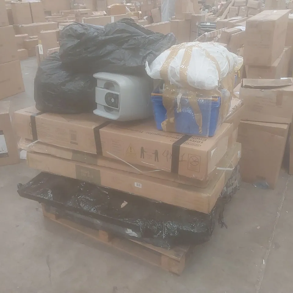 PALLET OF ASSORTED INCOMPLETE TRAMPOLINE & FURNITURE PARTS AND PIECES