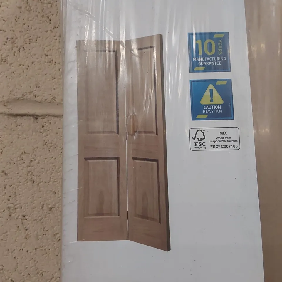 BOXED INTERNAL OAK VICTORIAN 4 PANEL BI-FOLD - APPROXIMATELY 1981 x 762 x 35mm