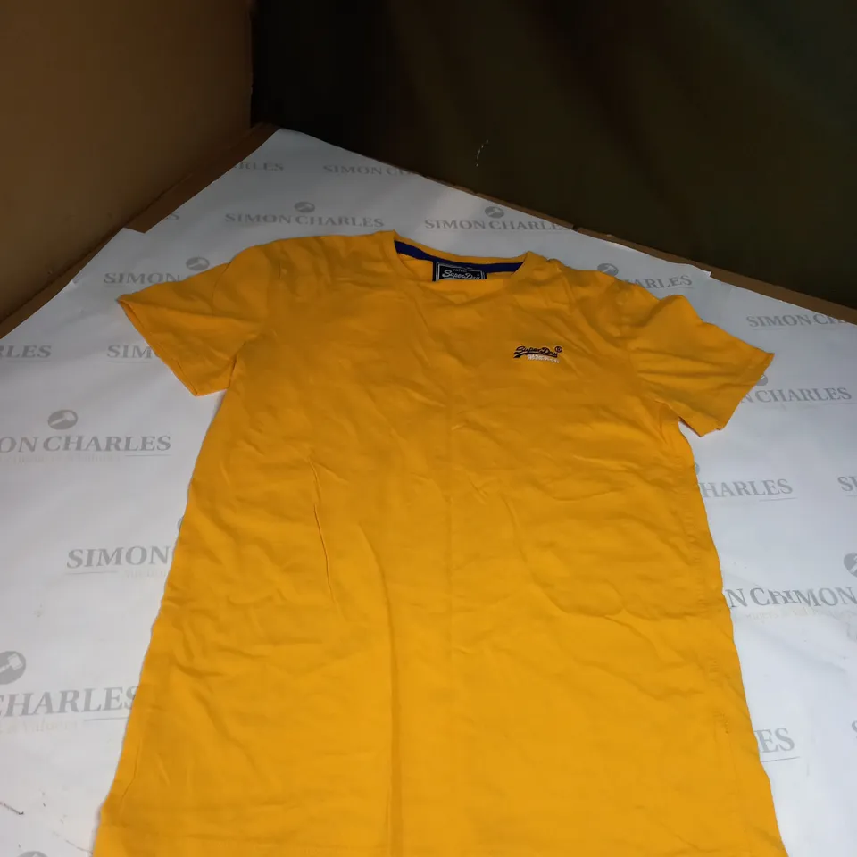 MEDIUM SUPERDRY T-SHIRT 