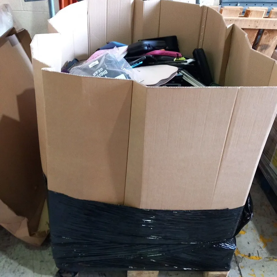 PALLET OF ASSORTED PHONE AND TABLET ACCESSORIES