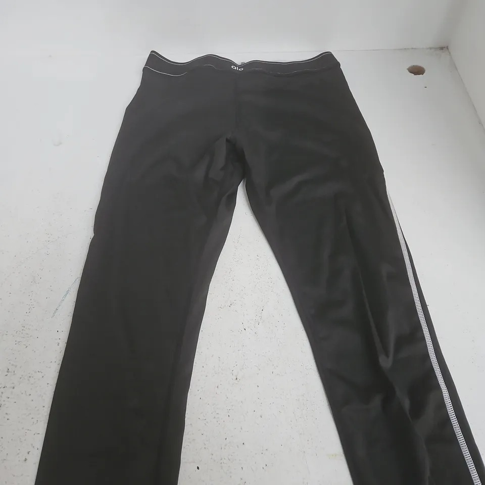 ALO YOGA LEGGINGS – BLACK, SIDE STRIPE DETAIL, SIZE L 