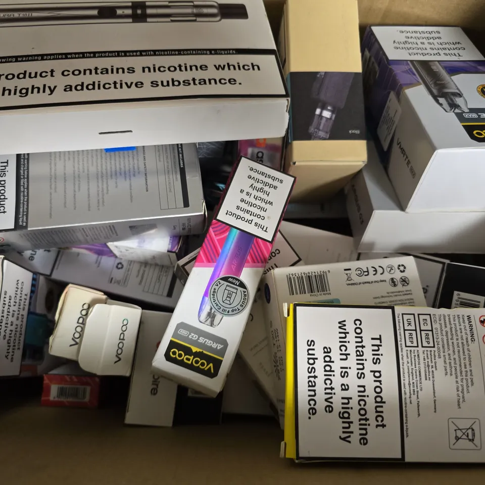 BOX OF APPROXIMATELY 20 ASSORTED E-CIGARETTE AND VAPING PRODUCTS TO INCLUDE VOOPOO, ASPIRE, ETC - COLLECTION ONLY