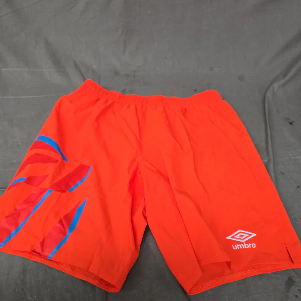 UMBRO GOALKEEPER SHORTS – RED, UK L (OFFICIAL LICENSED PRODUCT)