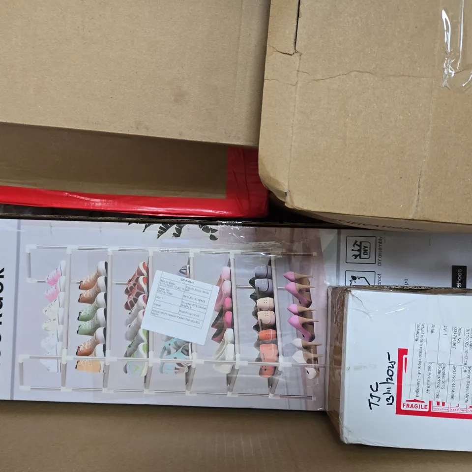 BOX OF APPROXIMATELY 8 ASSORTED HOUSEHOLD ITEMS TO INCLUDE ELECTRIC HOT POT, ETC - COLLECTION ONLY