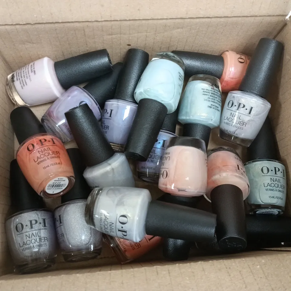 16PC SET OF OPI NAIL LACQUER BOTTLES (15ML) IN VARIOUS SHADES