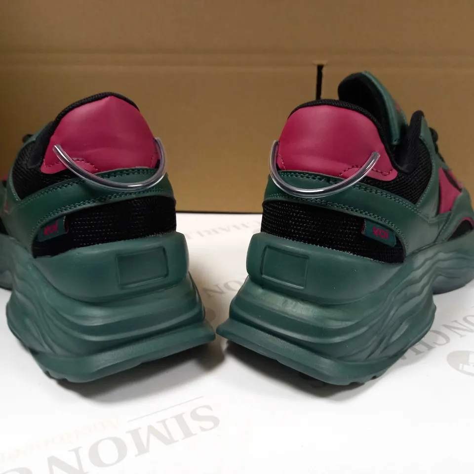 KOI GREEN/PINK DETAILED VEGAN TRAINERS